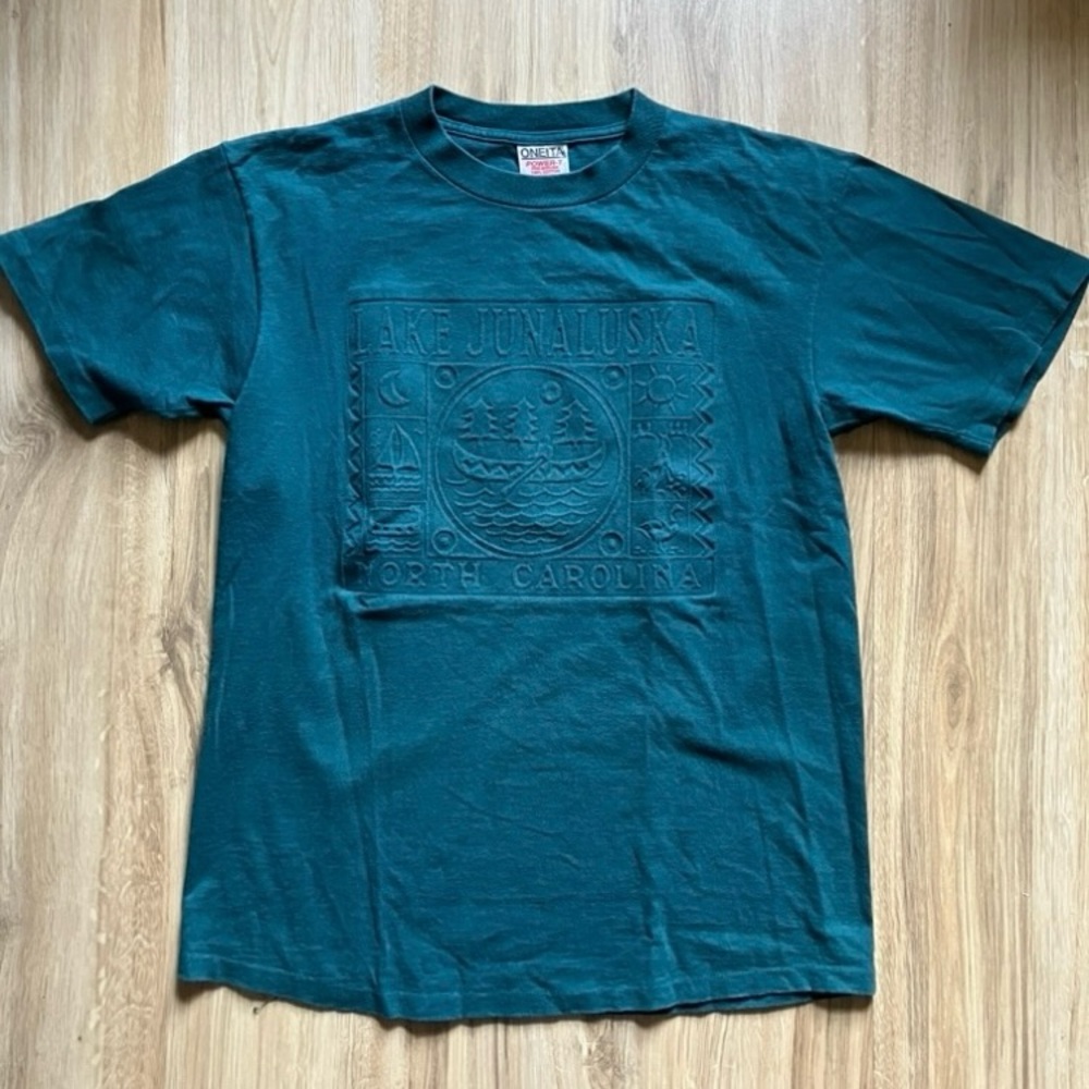 Oneita Single Stitch Retro Lake Junalaska tee